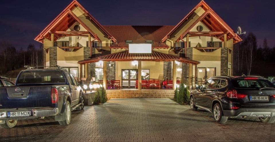 Aranykakas Etterem Es Panzio Bed & Breakfast Sîndominic Екстериор снимка