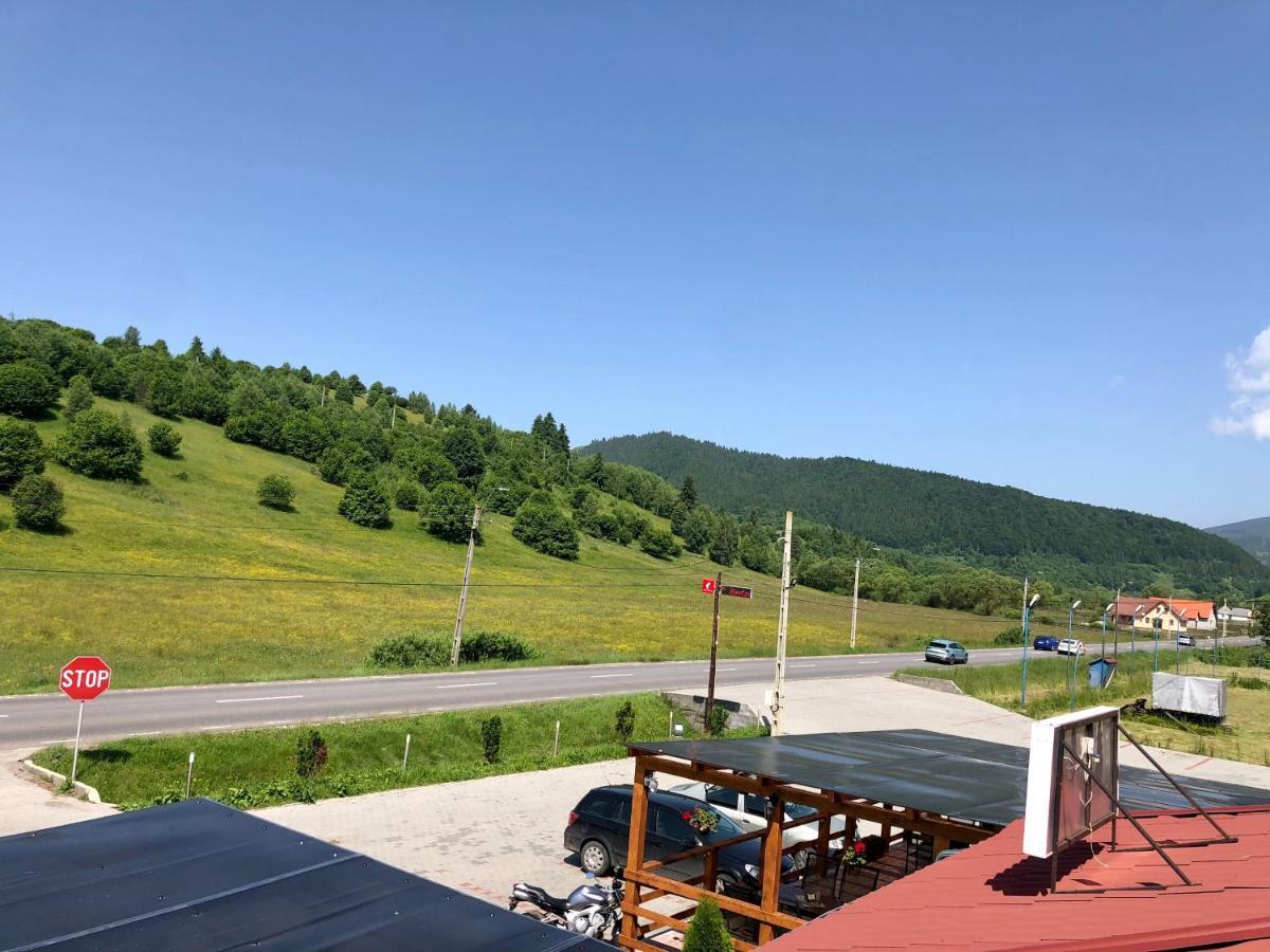 Aranykakas Etterem Es Panzio Bed & Breakfast Sîndominic Екстериор снимка